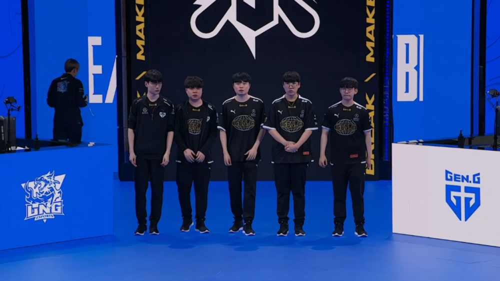 通过构建一 通过构建一