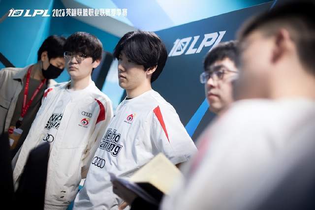 ESPN专家团预测：新赛季马刺或上演逆袭、湖勇恐掀大交易，詹姆斯逼宫